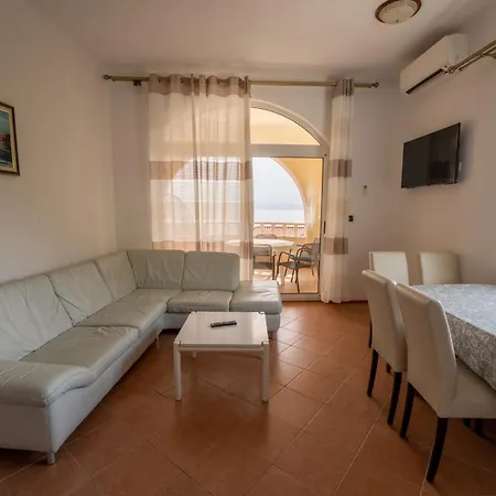 Beach Apartments Villa Holiday Apartment *