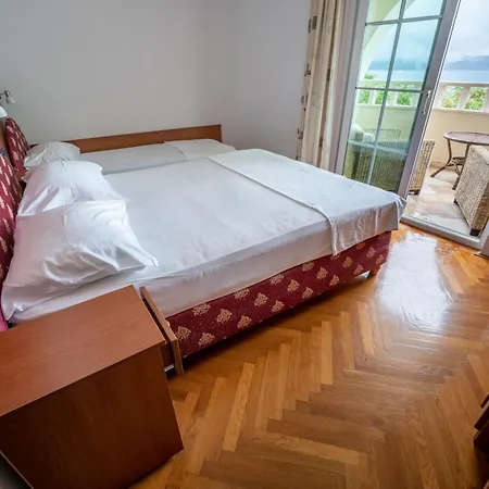 Beach Apartments Villa Holiday شقة Živogošće