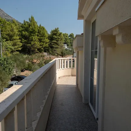 Beach Apartments Villa Holiday * Živogošće