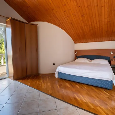 Beach Apartments Villa Holiday * Živogošće