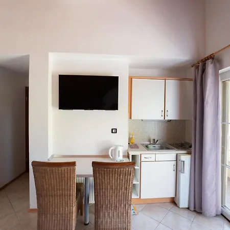 Beach Apartments Villa Holiday شقة